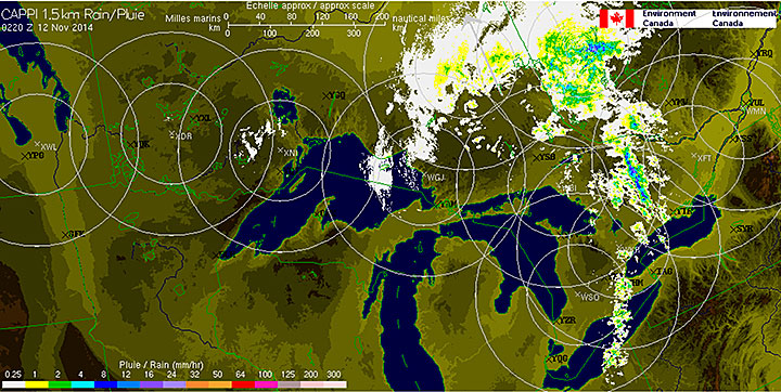 Images du radar météorologique : CAPPI à une altitude de 1,5 km, Pluie – valide à 0220Z le 12 novembre 2014