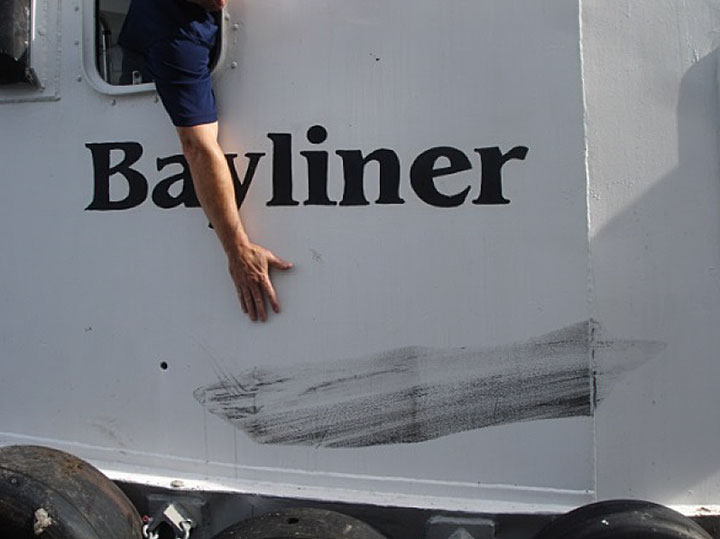 Côté bâbord du <em>Bayliner</em>