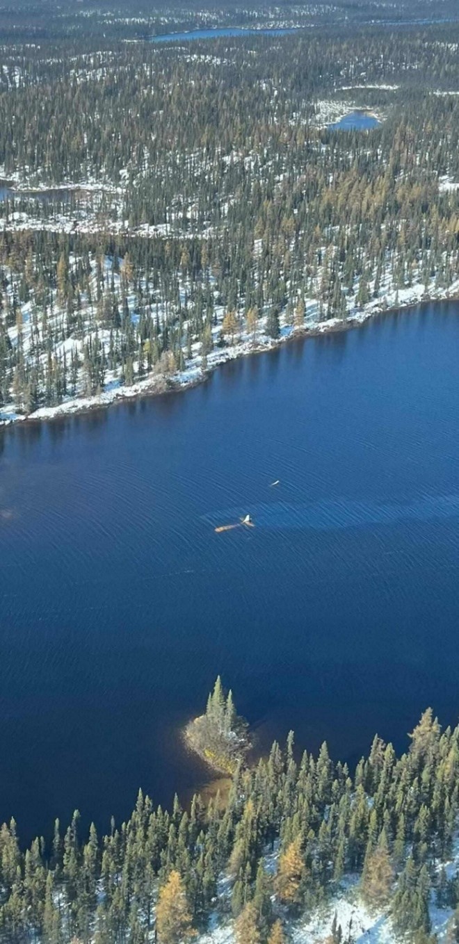 Occurrence aircraft after the collision with water (Source: Department of National Defence search and rescue aircraft, with permission)