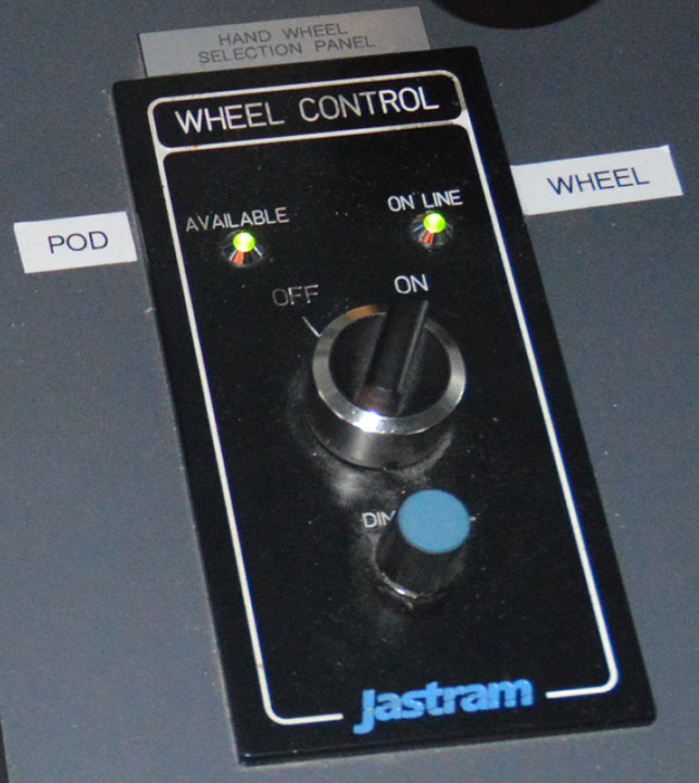 Wheel control switch