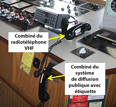 Combinés du système de diffusion publique et du radiotéléphone VHF