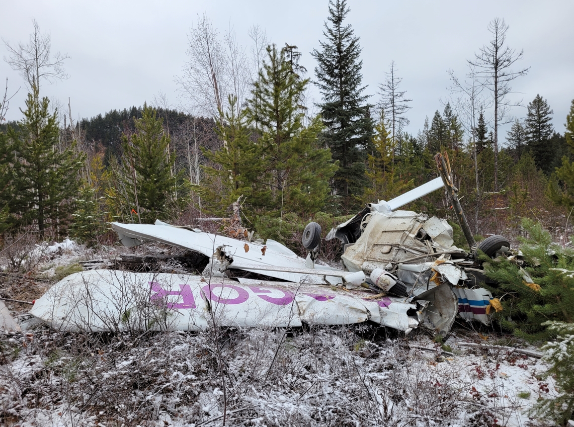Figure 5. Occurrence aircraft wreckage (Source: RCMP, with permission) Figure 5. Occurrence aircraft wreckage (Source: RCMP, with permission)